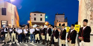 Svečanim podizanjem zastave otvorena je 47. Trka na prstenac u Barbanu