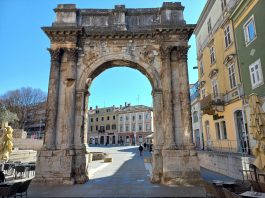 Puležanka Salvia Postuma zaslužna za izgradnju Slavoluka Sergijevaca