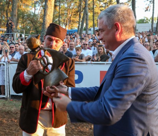 Maksimilijan Rojnić peti put slavodobitnik Trke na prstenac